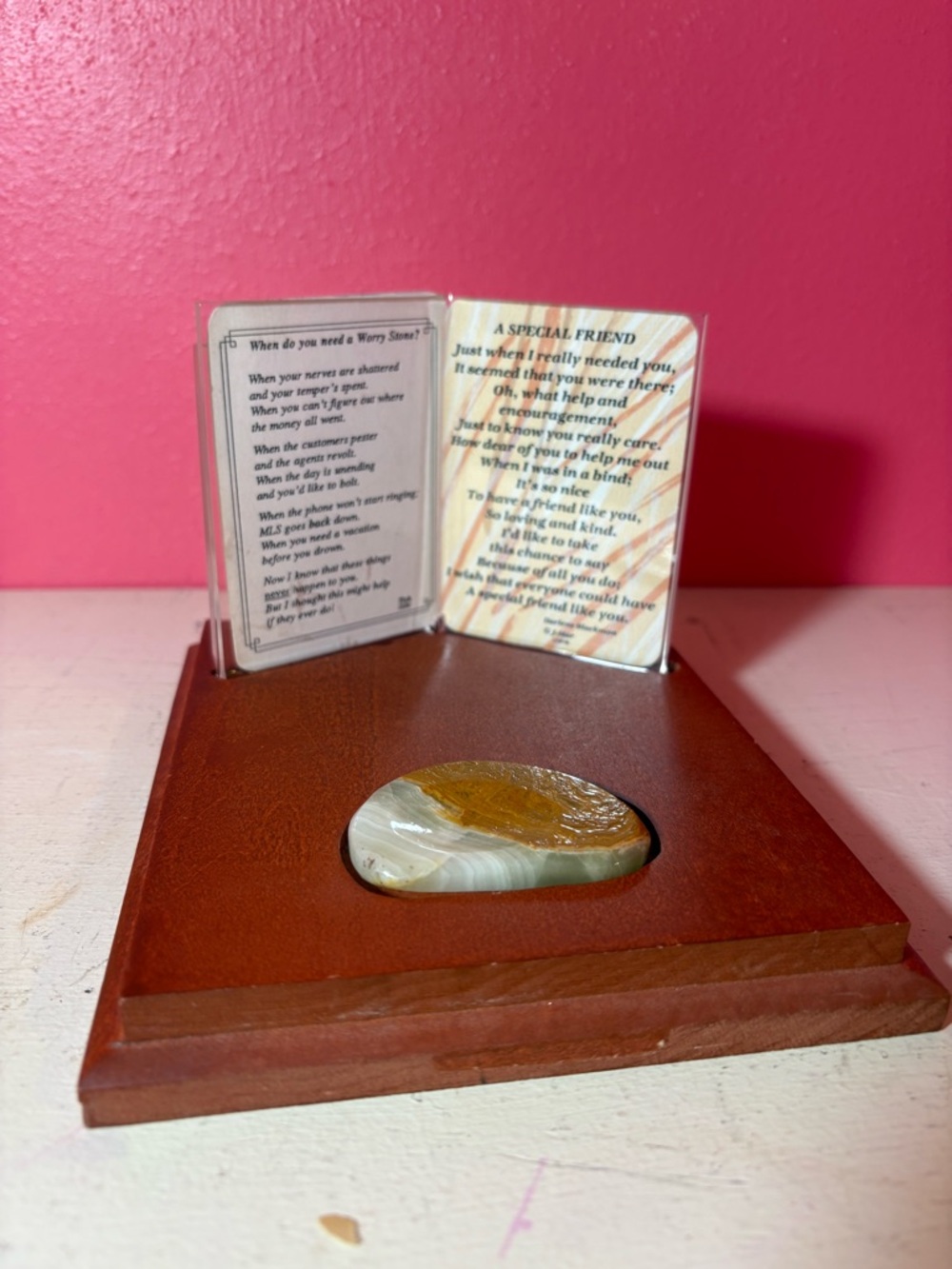 Vintage * Polished Sentimental Friend Poem Wooden Stand w/Agate Worry Stone EUC